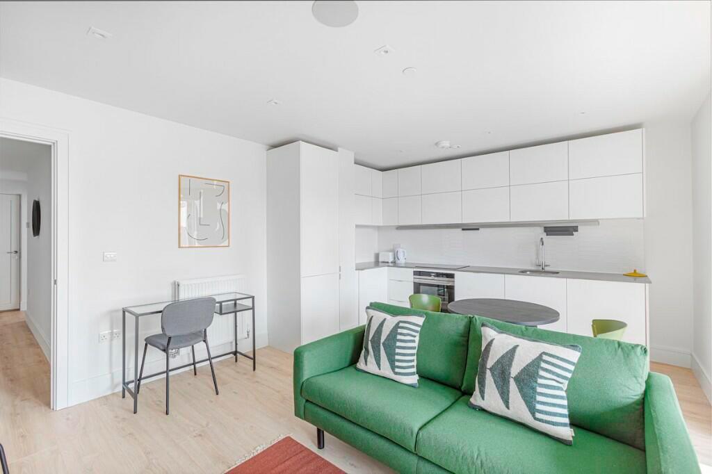 Lakeside Way, London, ha9 0bu